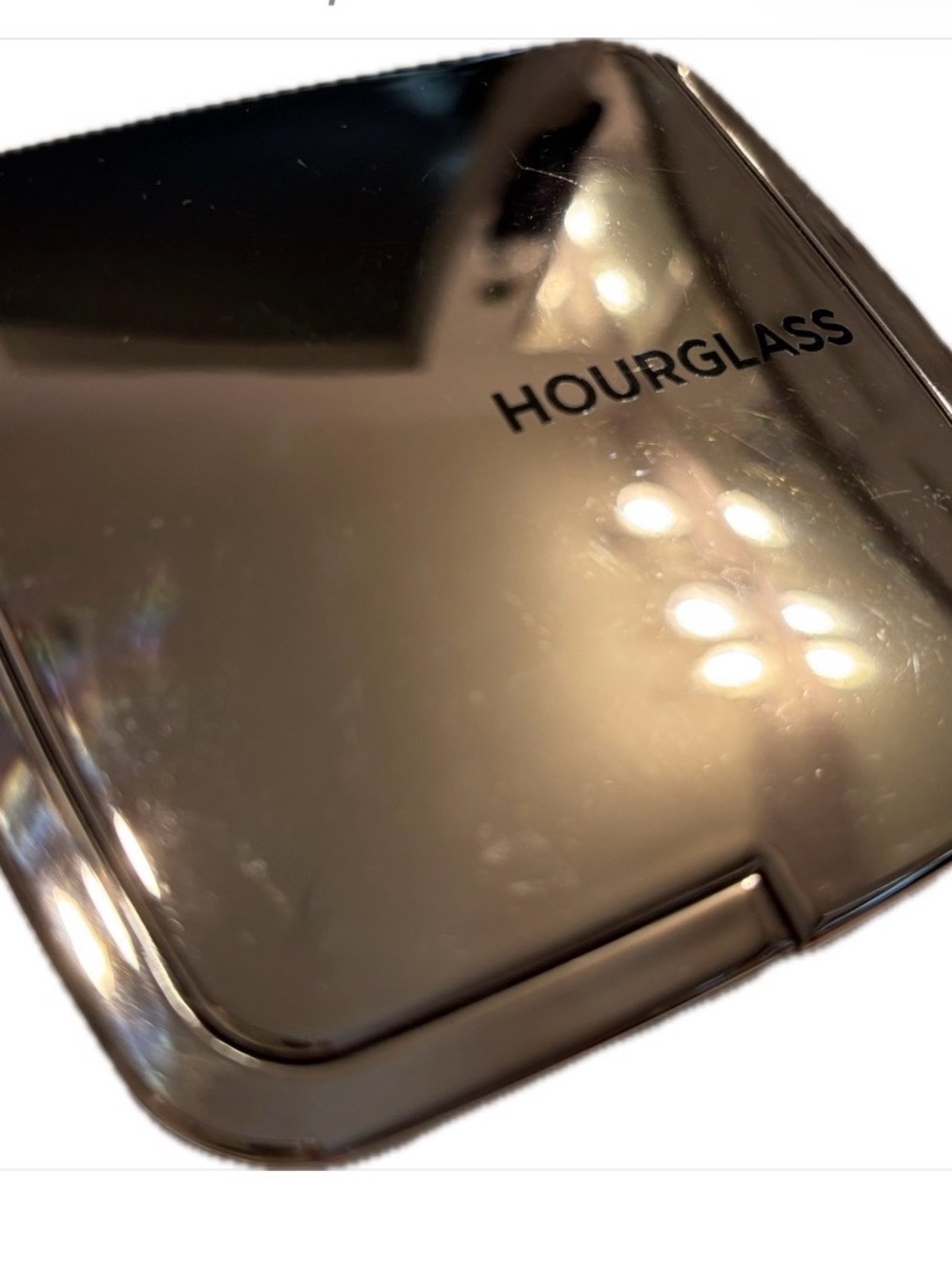 Hourglass Ambient Lighting Bronzer in Nude Bronze Light
